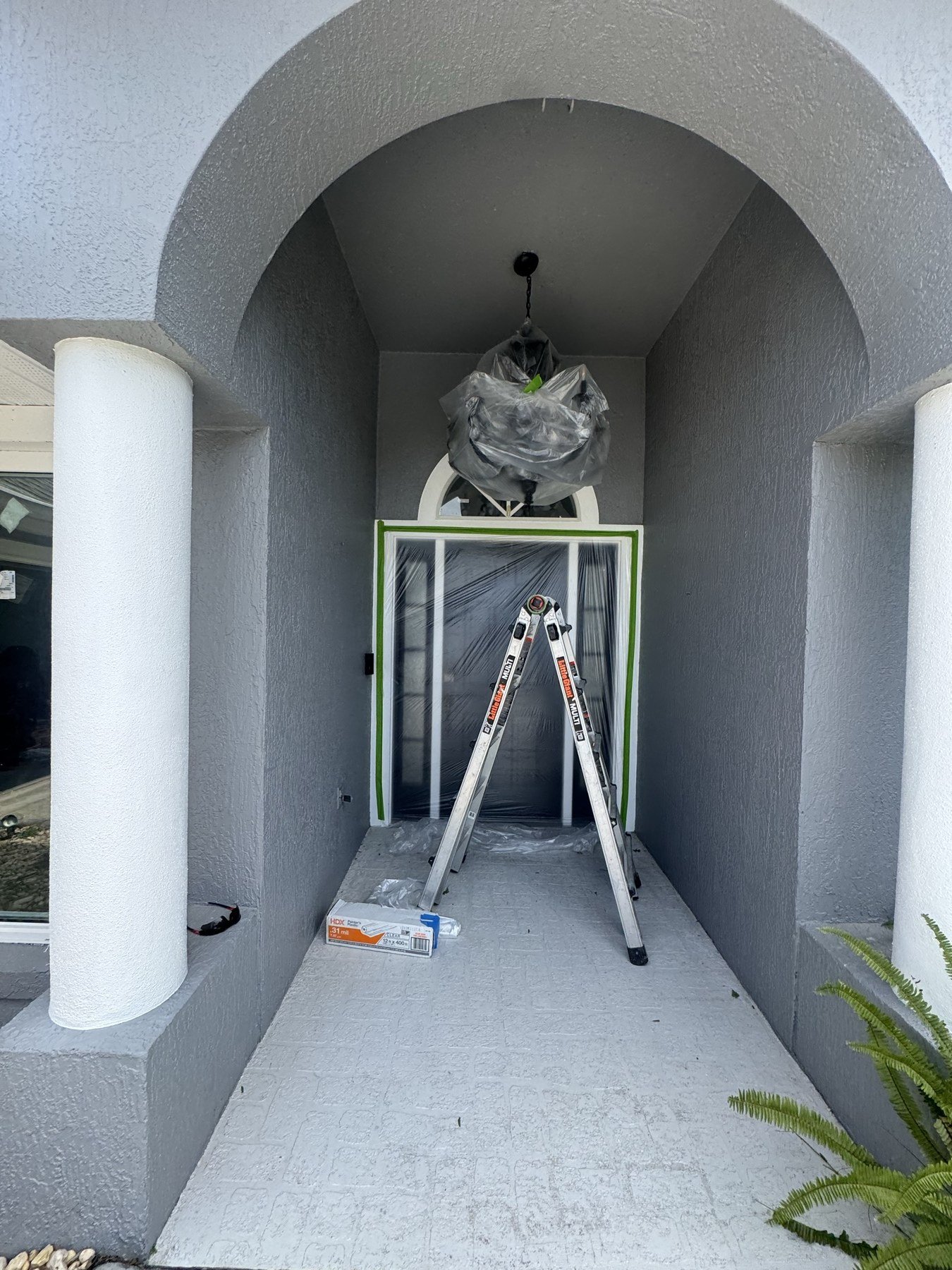 Arch entry protected during installation — KDN standard process
